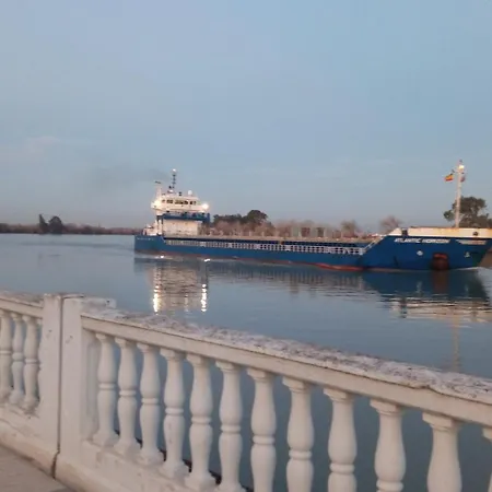 En Casa Familiar Con Bano Compartido